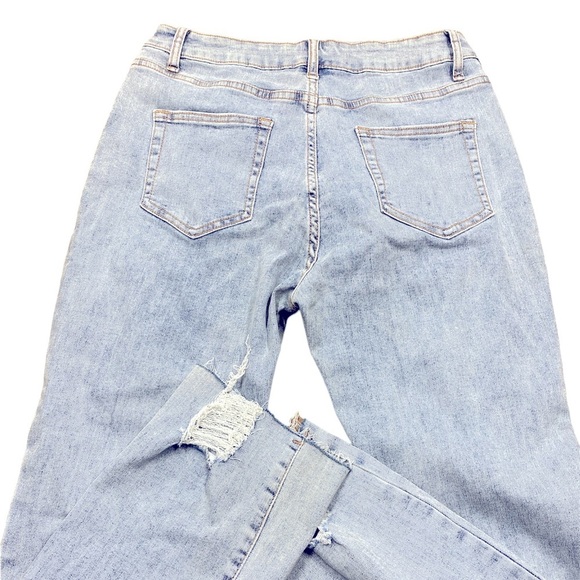 Distressed jeans size medium - Picture 3 of 6